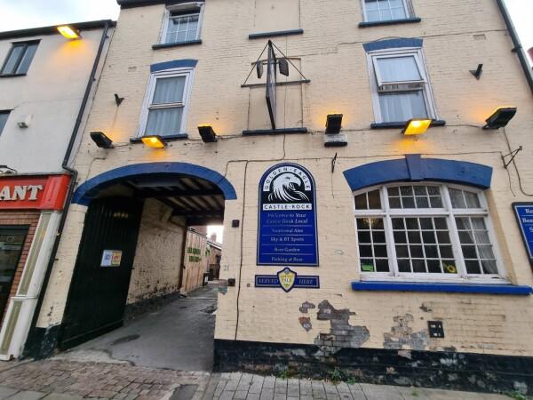 Best Sports Bars in Lincoln - Golden Eagle