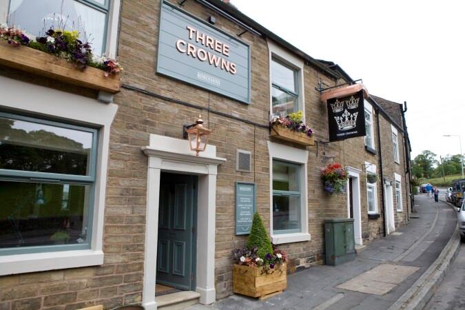 Best Sports Bars in Macclesfield - Three Crowns
