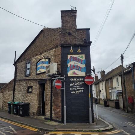 Best Sports Bars in Maidstone - First & Last