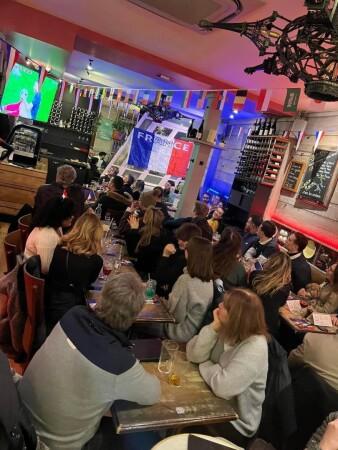 Best Sports Bars in Paris - L'étoile de Charonne