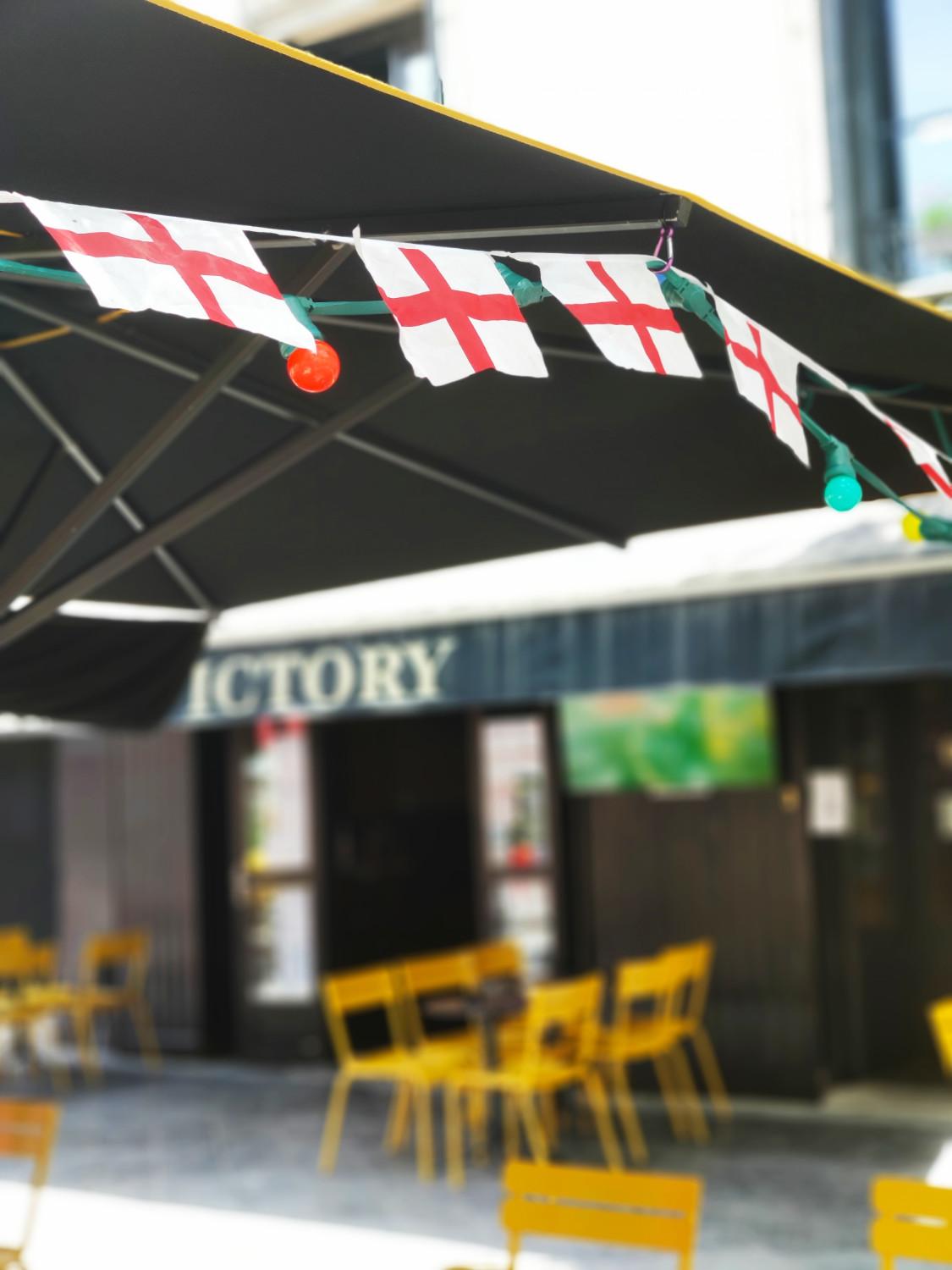 Best Sports Bars in Bordeaux - HMS Victory