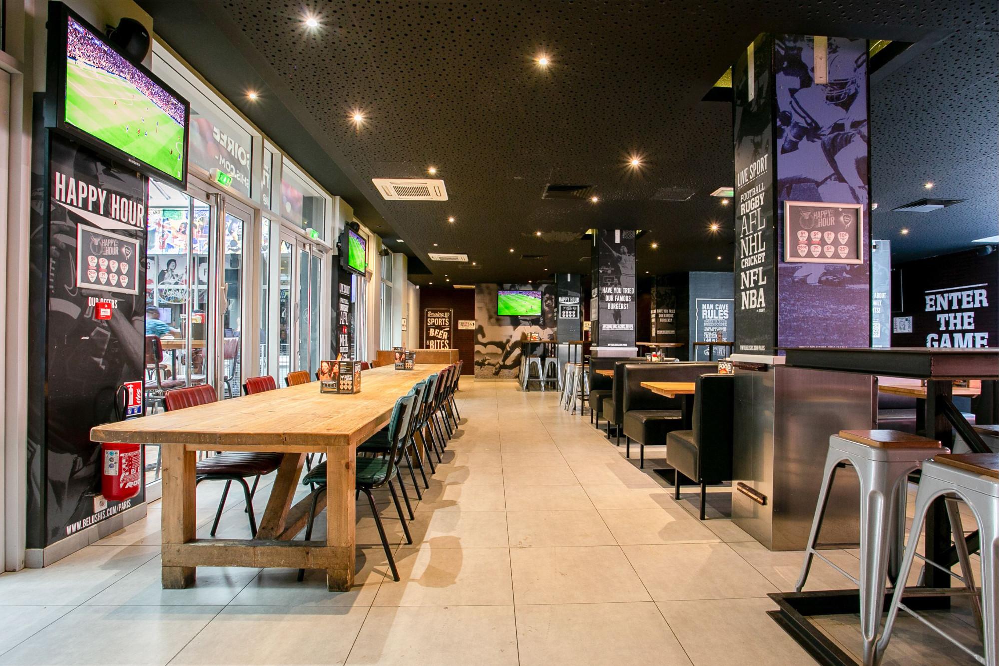 Best Sports Bars in Paris - Belushi's Gare Du Nord