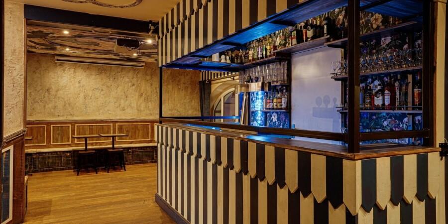 Best Sports Bars in Paris - L'Amphi Quai de Seine