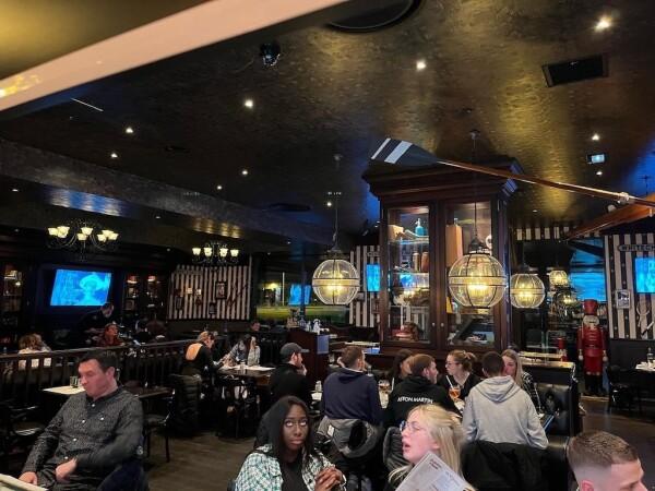 Best Sports Bars in Evreux - Au Bureau Evreux