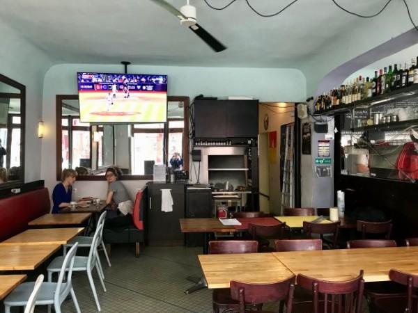 Best Sports Bars in Paris - La Cave Café