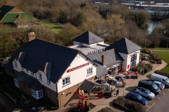 Best Sports Bars in Swindon - Woodlands Edge (Swindon)