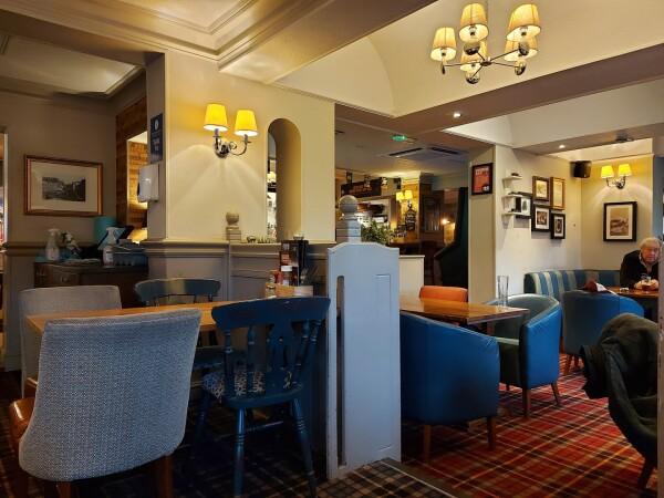 Best Sports Bars in Luton - Jolly Milliner (Luton)