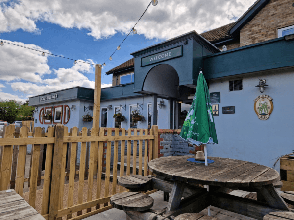 Best Sports Bars in Luton - Jolly Milliner (Luton)