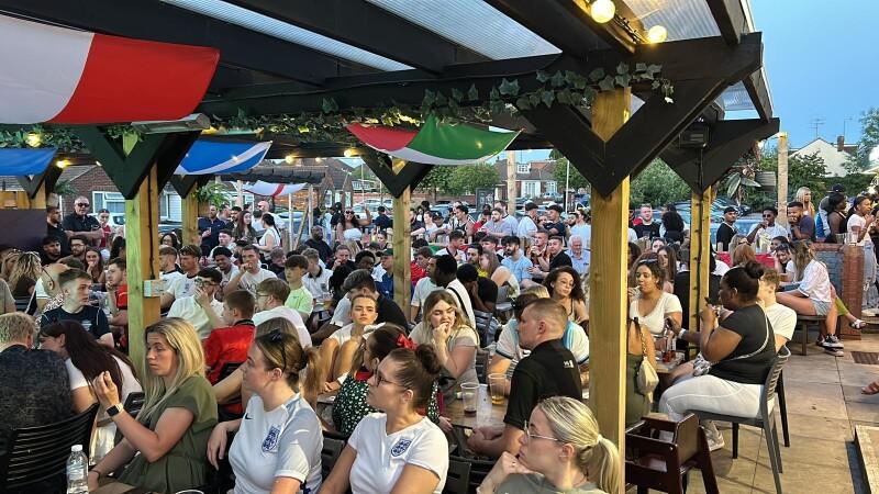 Best Sports Bars in Luton - Jolly Milliner (Luton)