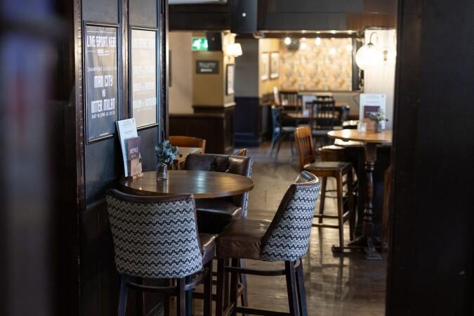 Best Sports Bars in Exeter - Black Horse (Exeter)