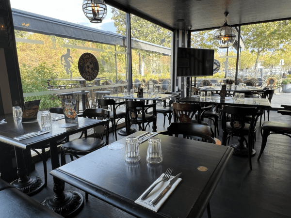 Best Sports Bars in Colmar - Au Bureau Colmar