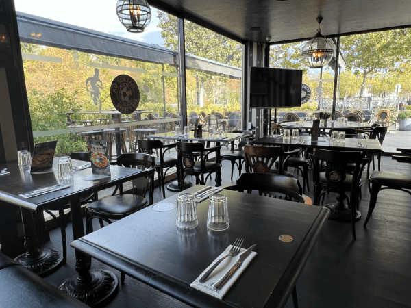 Best Sports Bars in Colmar - Au Bureau Colmar