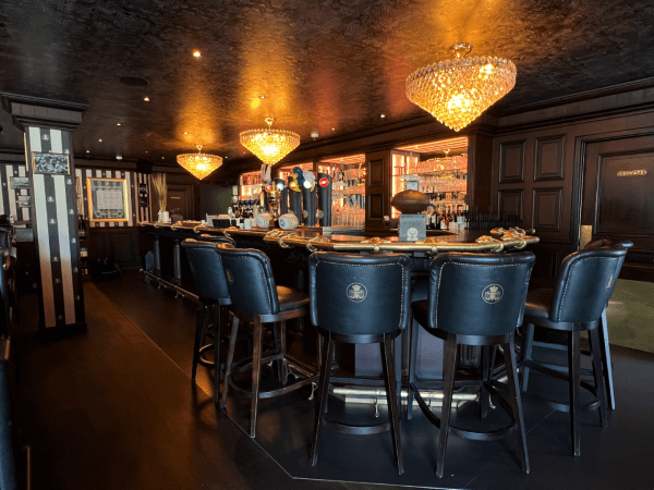 Best Sports Bars in Colmar - Au Bureau Colmar