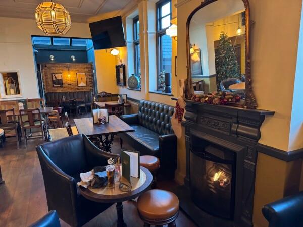 Best Sports Bars in Ealing - Village Inn