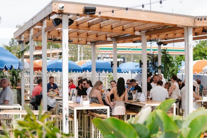 Best Sports Bars in Hope Island - Hope Island Tavern