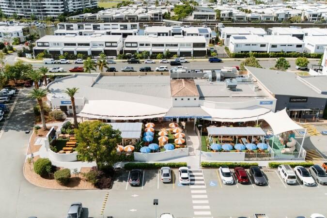 Best Sports Bars in Hope Island - Hope Island Tavern