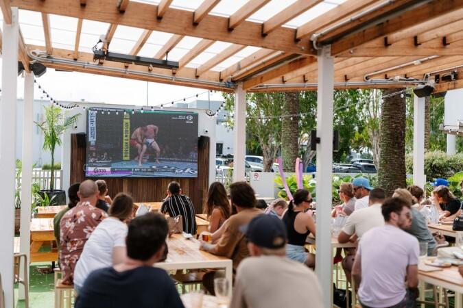 Best Sports Bars in Hope Island - Hope Island Tavern