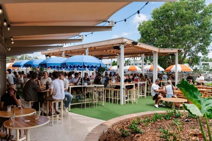 Best Sports Bars in Hope Island - Hope Island Tavern