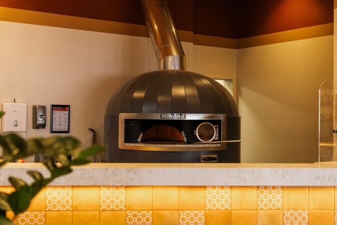 Best Sports Bars in Hope Island - Hope Island Tavern