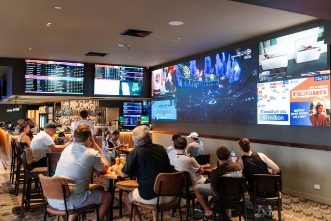 Best Sports Bars in Hope Island - Hope Island Tavern