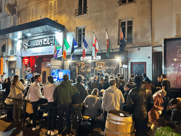Best Sports Bars in Paris - Chope-Moi Pigalle