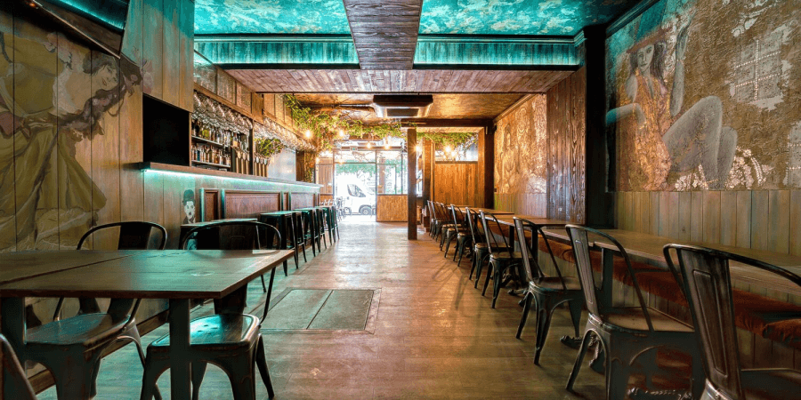 Best Sports Bars in Paris - Chope-Moi Pigalle