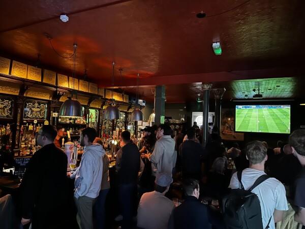 Best Sports Bars in London - The Crown
