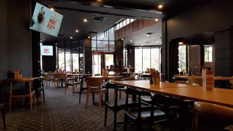 Best Sports Bars in Old Reynella - Crown Inn Old Reynella
