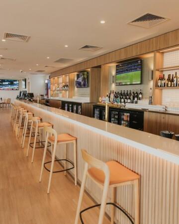Best Sports Bars in Christies Beach - Christies Beach Hotel