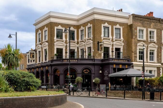 Best Sports Bars in London - Crown, Bow