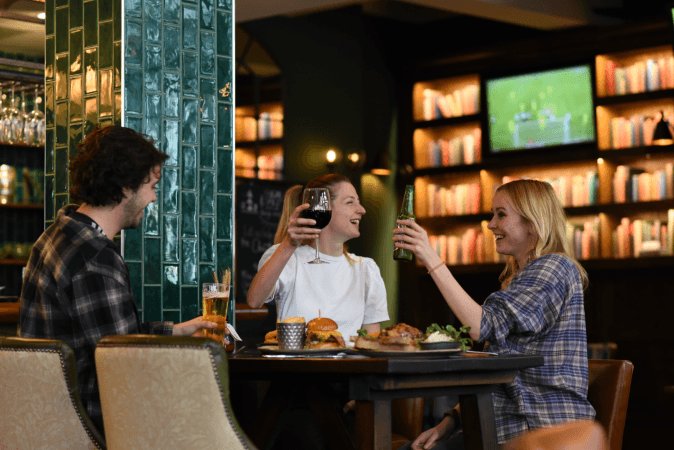 Best Sports Bars in London - Duke of Clarence