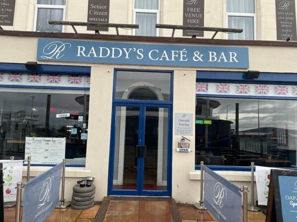 Best Sports Bars in North Somerset - Raddys Caf√© & Bar