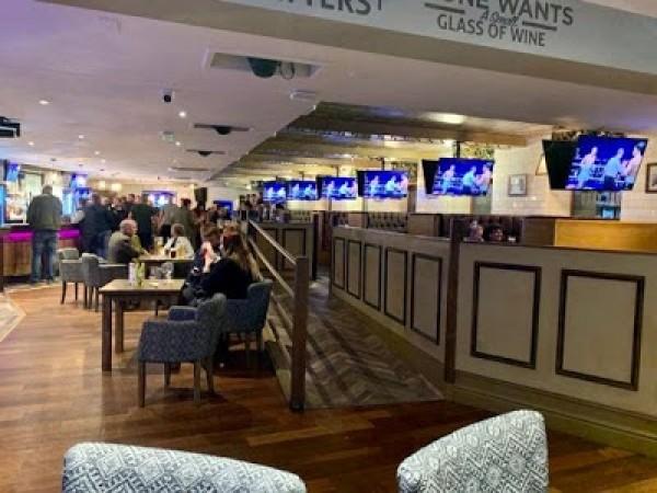 Best Sports Bars in Burnley - Coal Yard