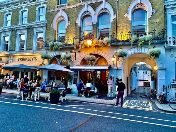 Best Sports Bars in Fulham - Hollywood Arms