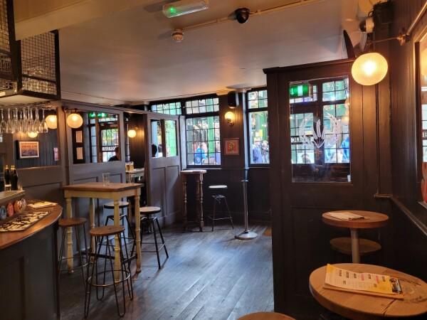 Best Sports Bars in London - Wheatsheaf, Borough