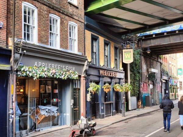 Best Sports Bars in London - Wheatsheaf, Borough