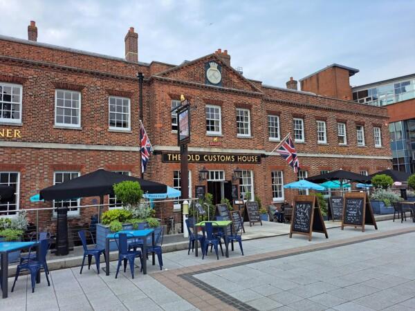 Best Sports Bars in Portsmouth - The Old Customs House