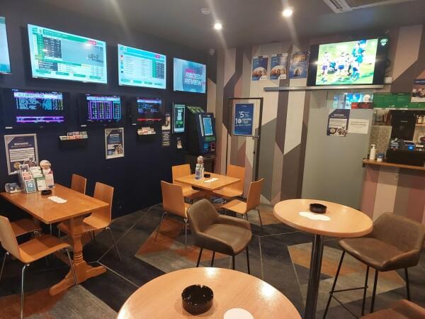 Best Sports Bars in Enfield - The Enfield Hotel