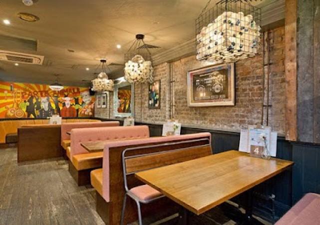 Best Sports Bars in Islington - Vineyard Islington London