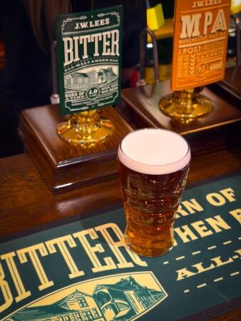 Best Sports Bars in Oldham - Weavers Arms