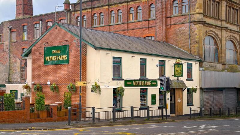 Best Sports Bars in Oldham - Weavers Arms