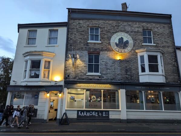Best Sports Bars in Scarborough - Castle Tavern