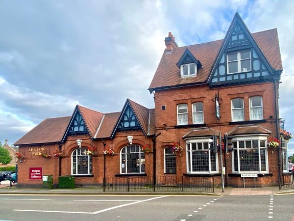 Best Sports Bars in Sutton Coldfield - Sutton Pk Htl Bldmere Sutt Cfl