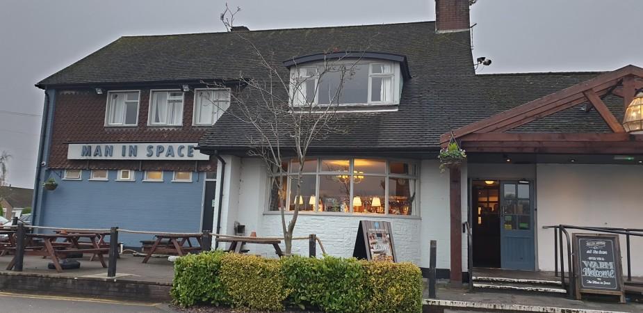 Best Sports Bars in Stoke On Trent - Man In Space Trentham