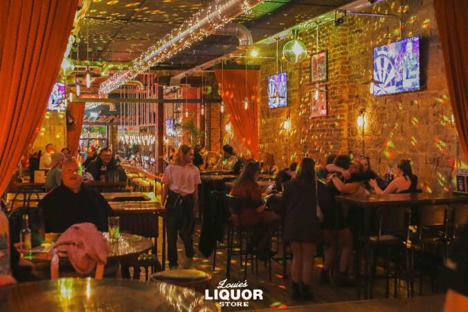 Best Sports Bars in Newcastle upon Tyne - Louie's Liquor Store