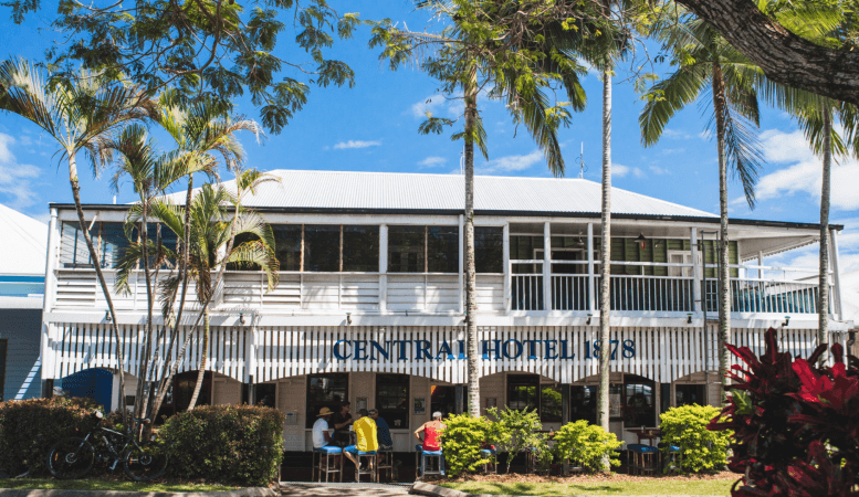 Best Sports Bars in Port Douglas - Central Hotel Port Douglas
