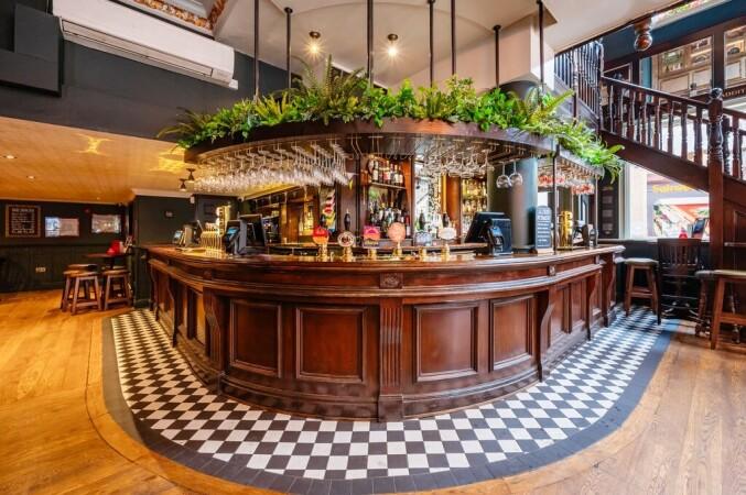 Best Sports Bars in Manchester - Sawyers Arms