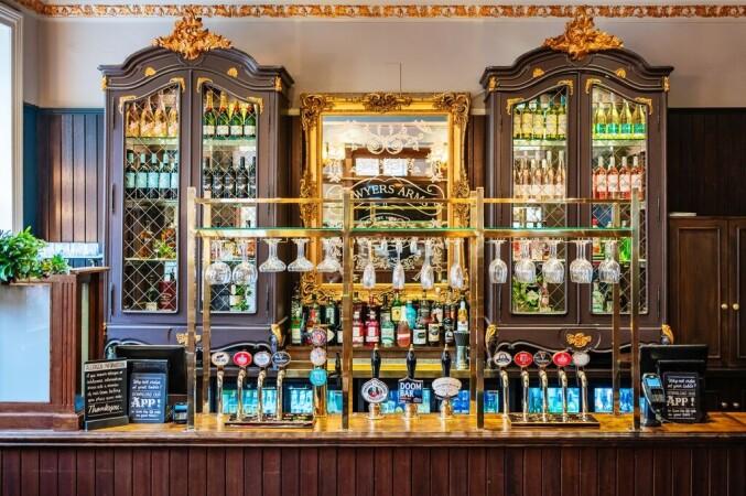Best Sports Bars in Manchester - Sawyers Arms