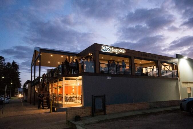 Best Sports Bars in ESPERANCE - 33 Degrees Esperance