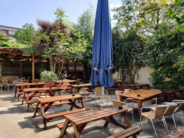 Best Sports Bars in London - The Stag's Head Hoxton